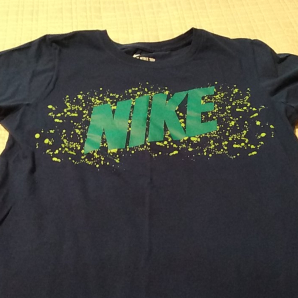 Nike tee shirt
